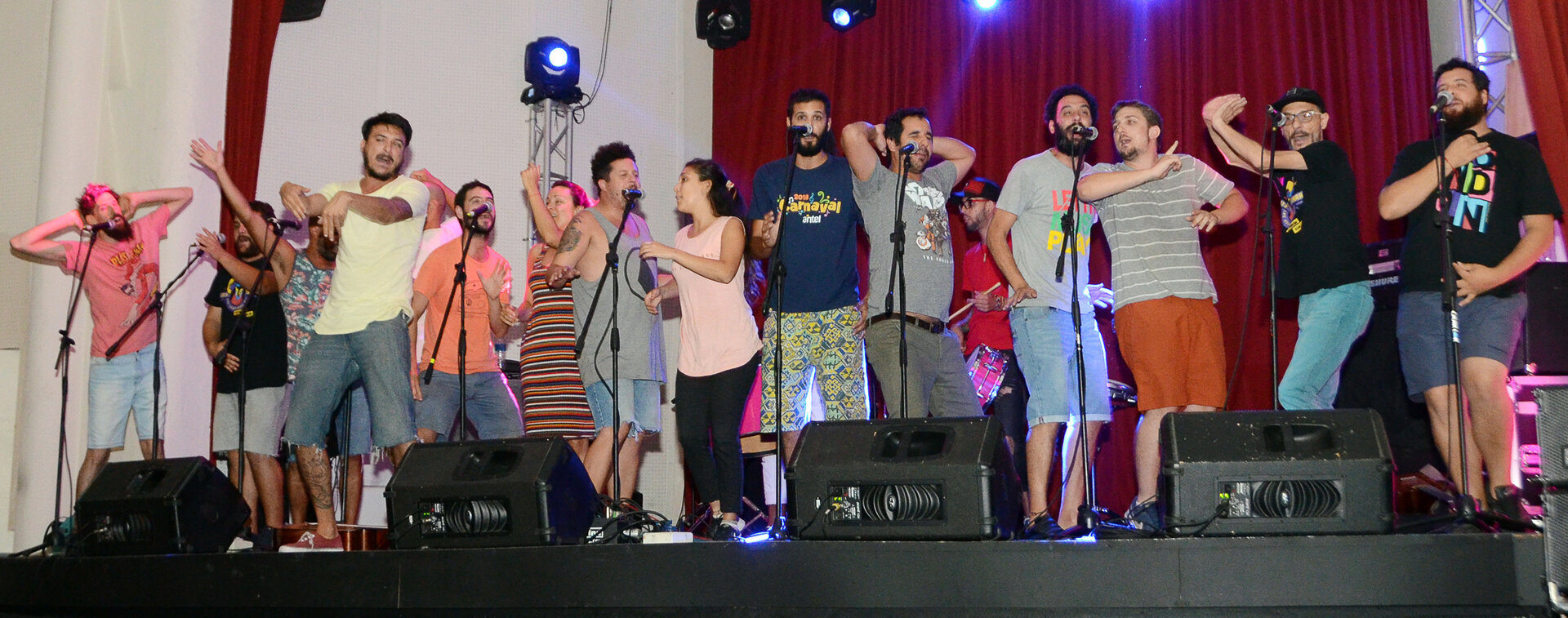 Hay fiesta en lo de Momo