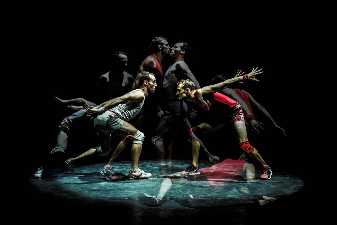 Portada de 5)
4ª Muestra Iberoamericana de Teatro de Montevideo&#8212;&#8212;&#8212;&#8212;&#8212;&#8212;&#8212;&#8211;

Un poyo rojo (Argentina)