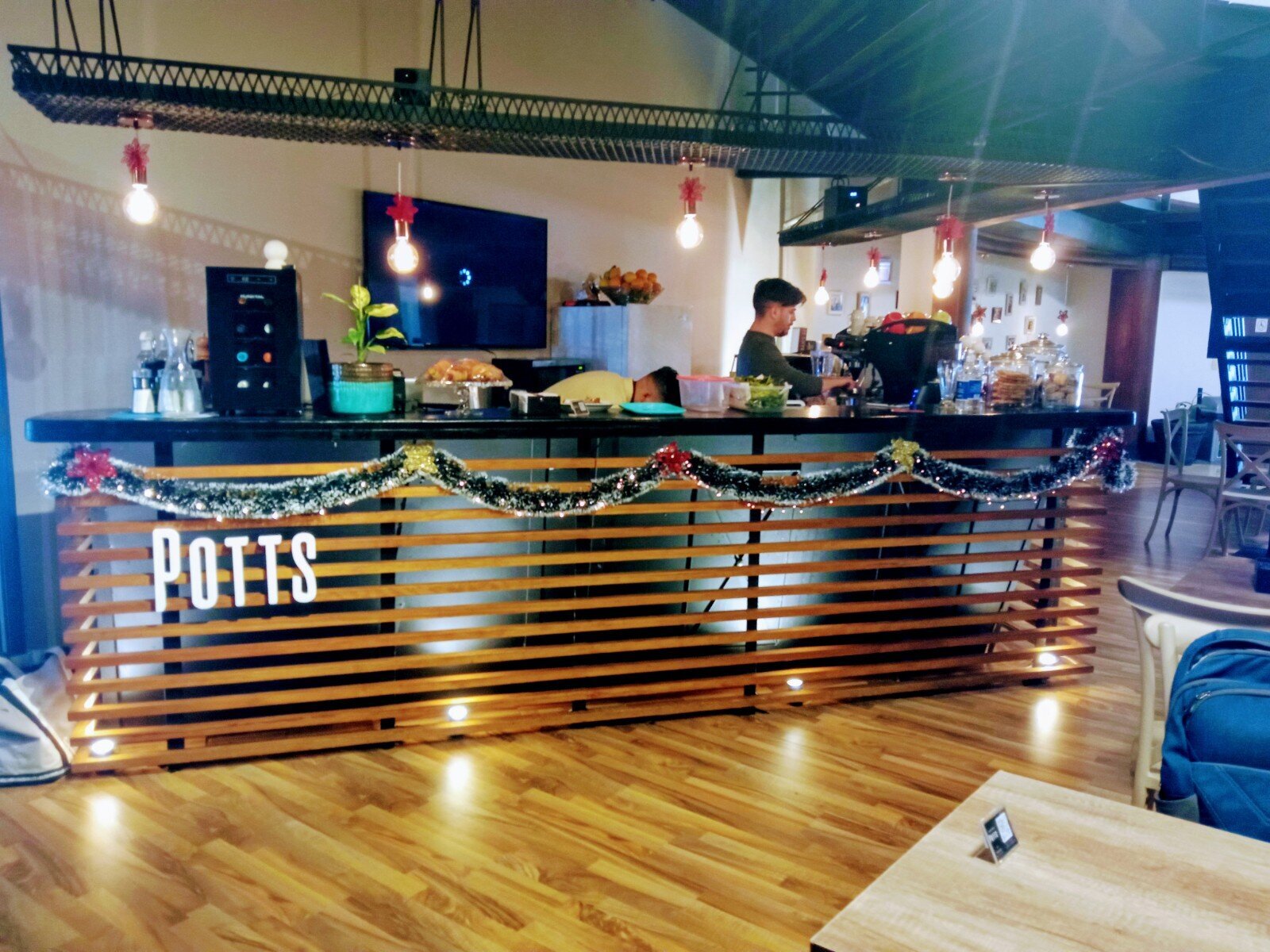Abrió nueva cafetería en El Galpón: Potts Café.
